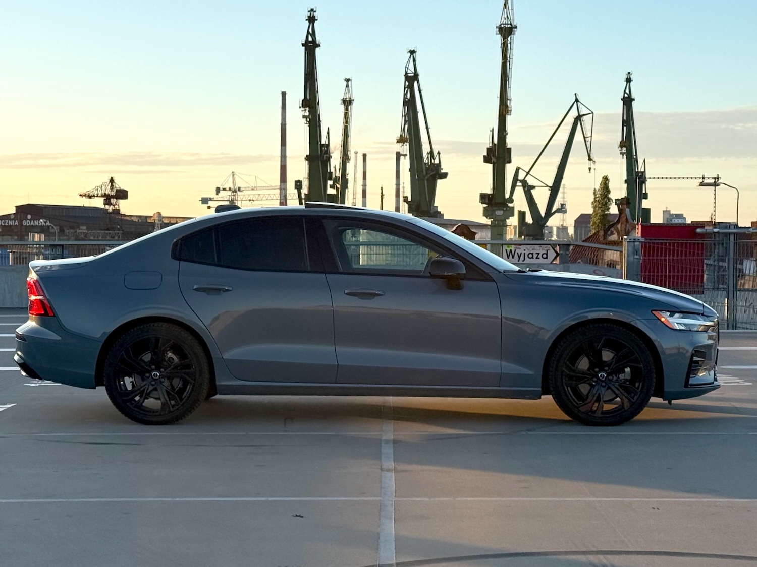 Volvo S60 Core B5 Dark Theme (III)