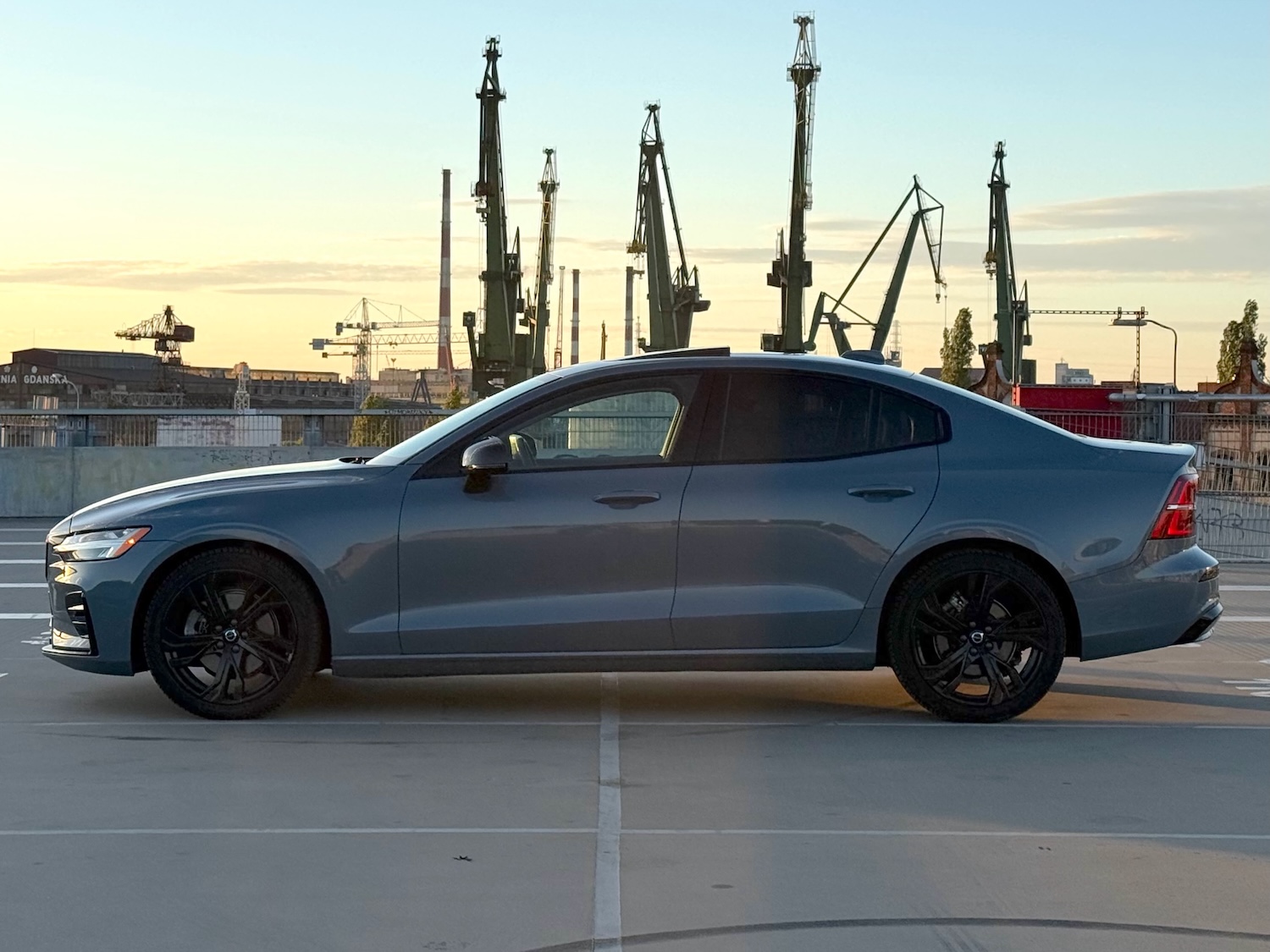 Volvo S60 Core B5 Dark Theme (III)