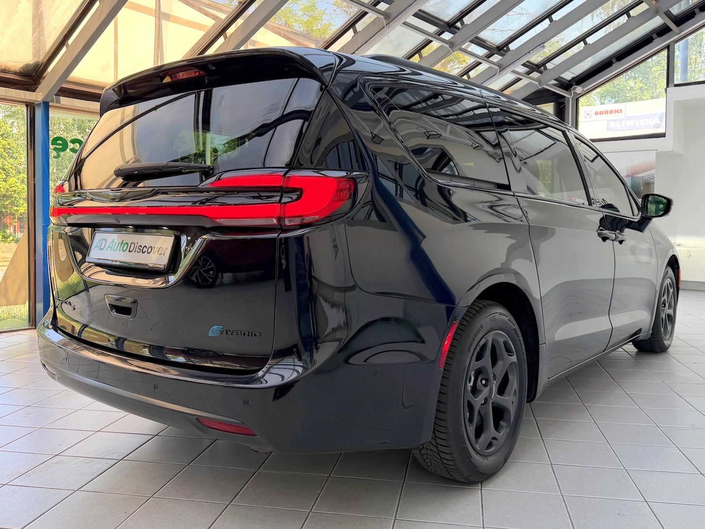 Chrysler Pacifica Plug-In EHybrid Limited S Appearance