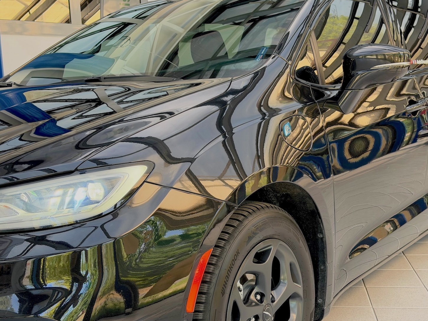 Chrysler Pacifica Plug-In EHybrid Limited S Appearance