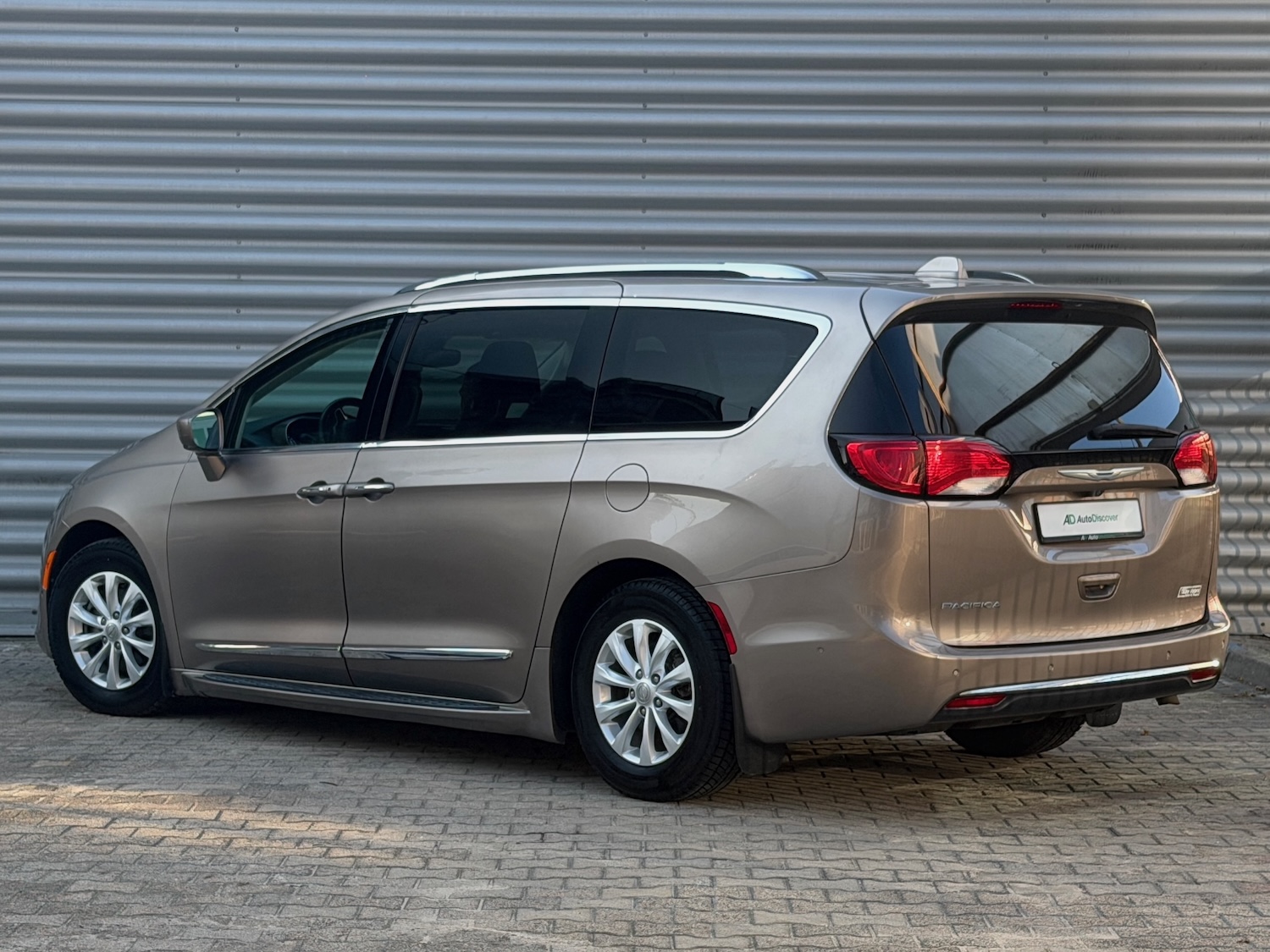 Chrysler Pacifica Touring L Advanced Safety