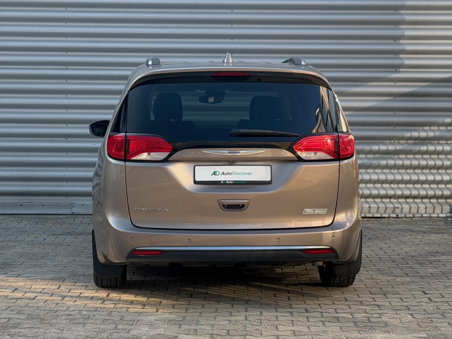 Chrysler Pacifica Touring L Advanced Safety