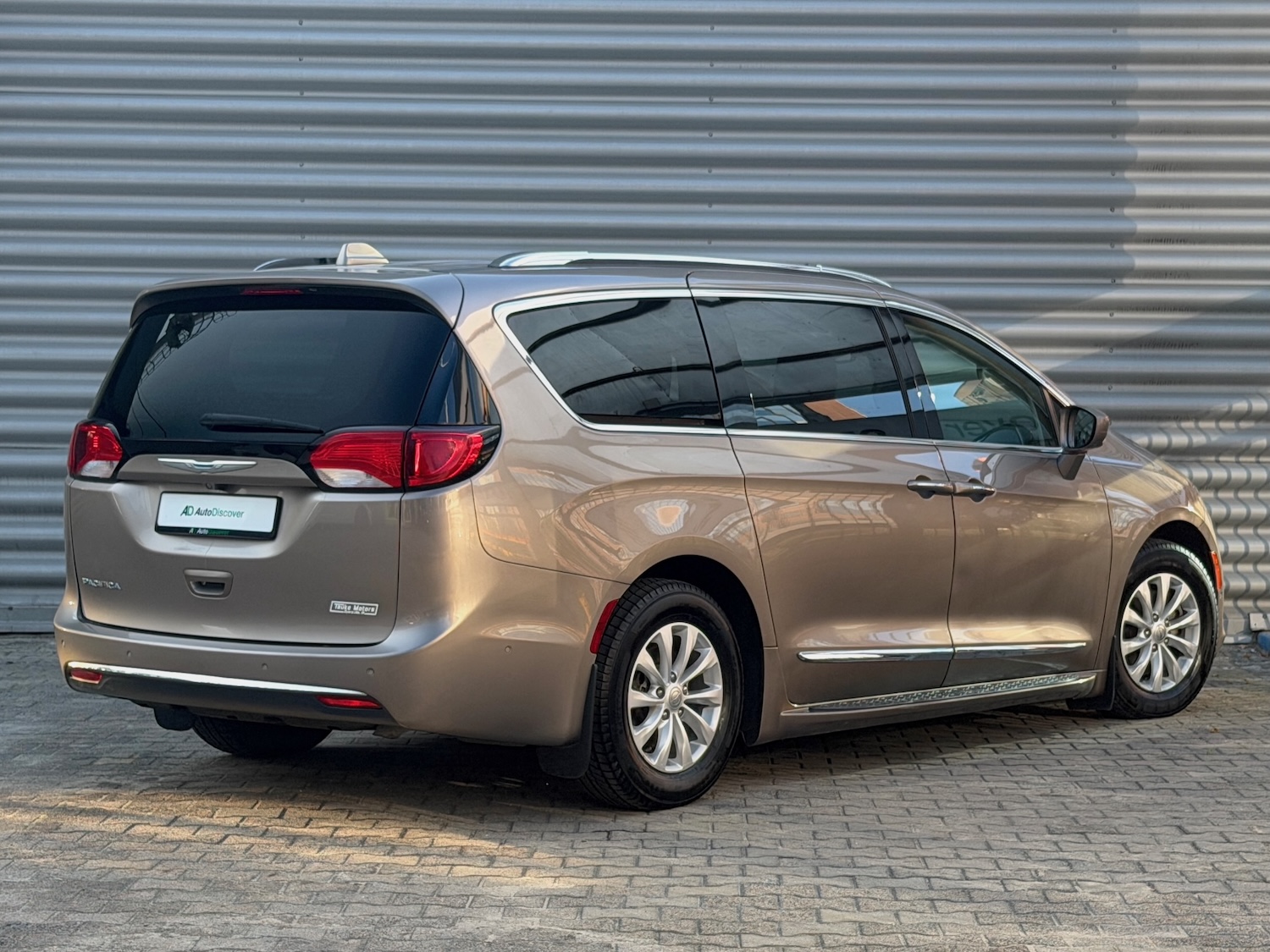 Chrysler Pacifica Touring L Advanced Safety