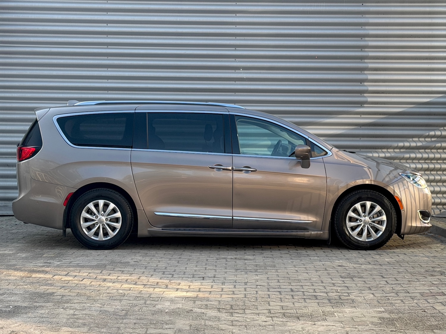 Chrysler Pacifica Touring L Advanced Safety