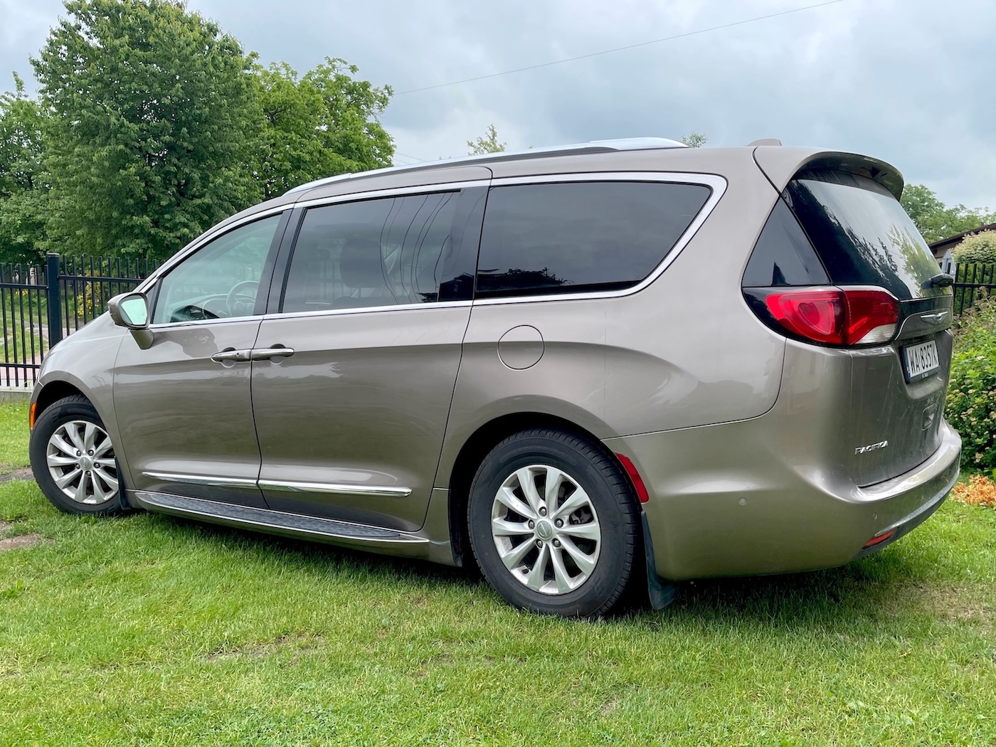 Chrysler Pacifica Touring L Advanced Safety