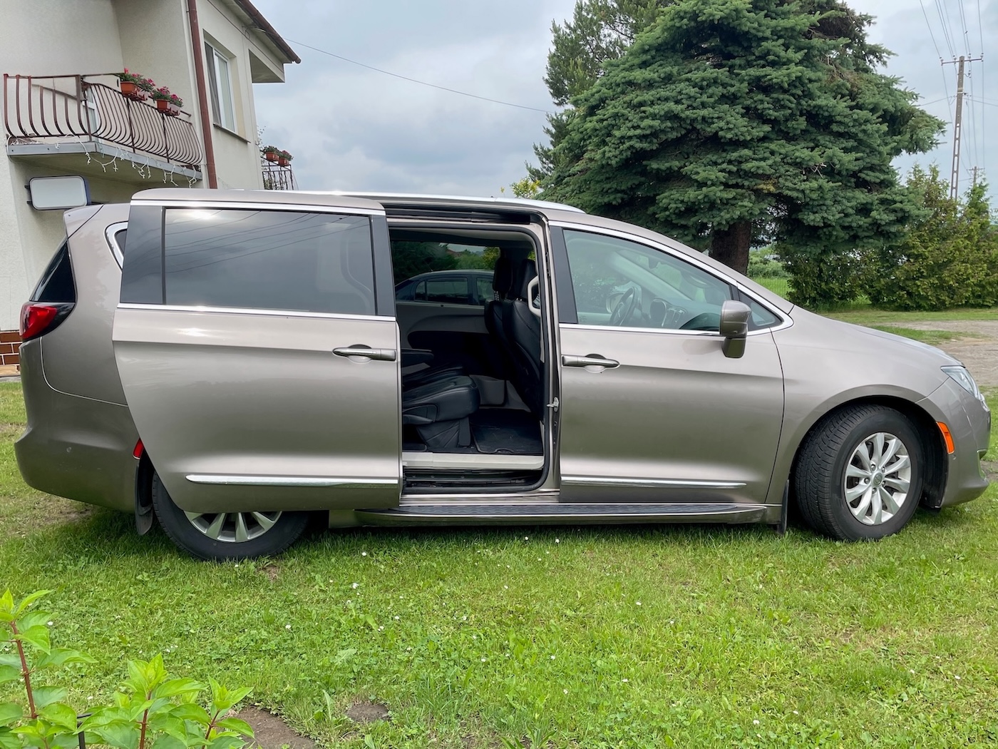 Chrysler Pacifica Touring L Advanced Safety