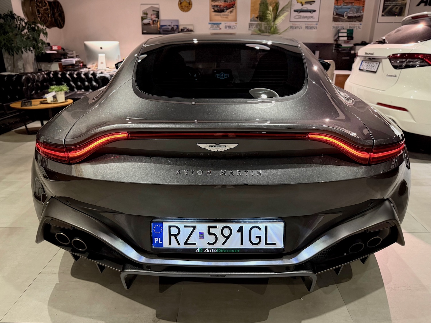 Aston Martin Vantage