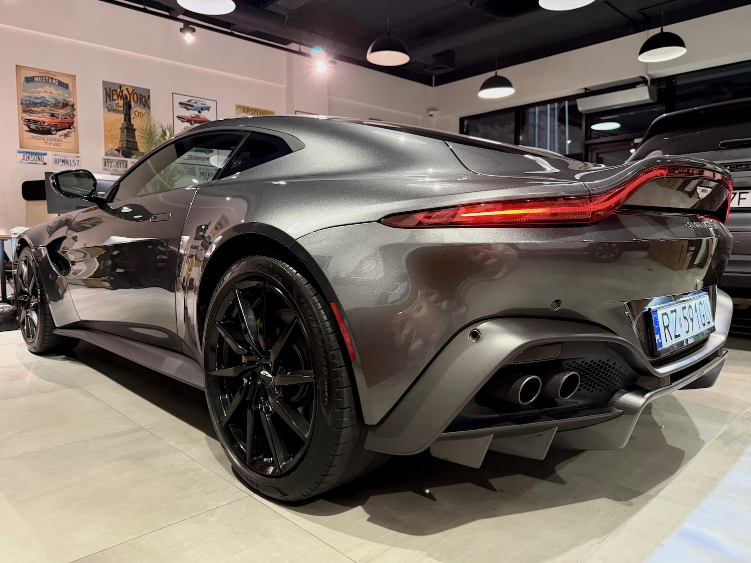 Aston Martin Vantage