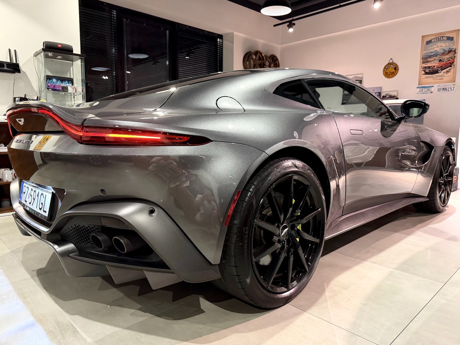Aston Martin Vantage